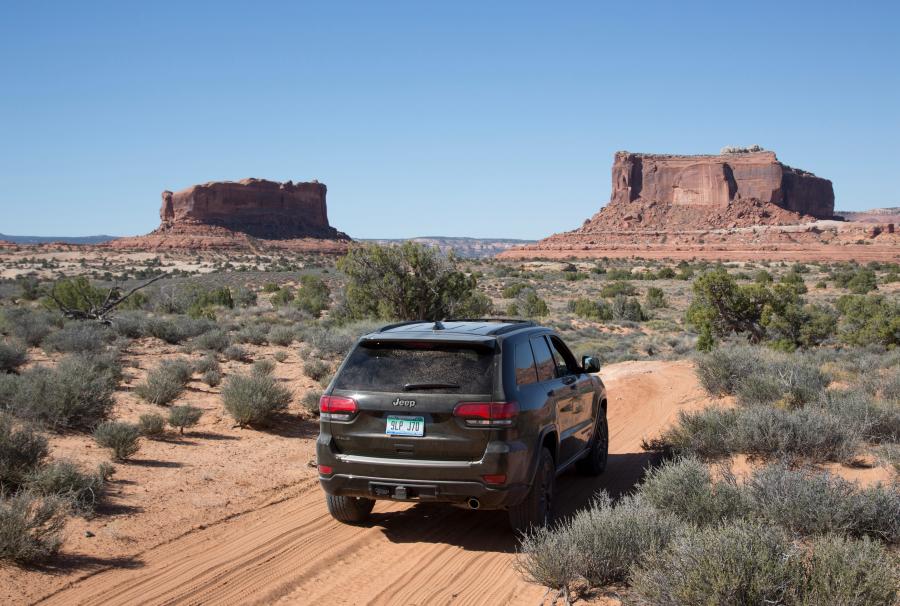 Jeep Grand Cherokee 75th Anniversary 2016 года  (NA) (фото 3 из 8)
